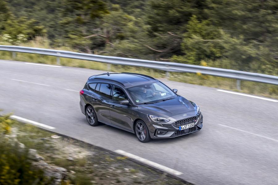  Ford Focus ST Estate 2019 года  (WW) (фото 31 из 40)